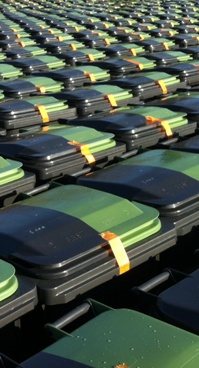 Een zee van rest/gft containers